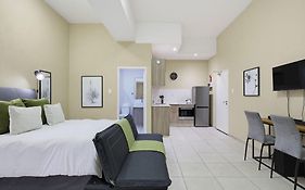 No Loadshedding Fast Wifi Lux Apartment